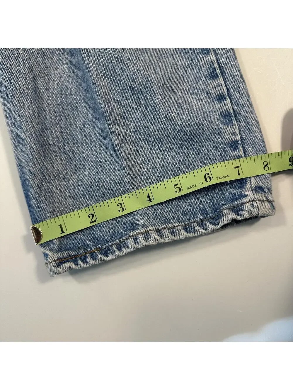 Retro 1980s? 1990s? vintage faded Levi's blue jeans denim pants grunge Americana